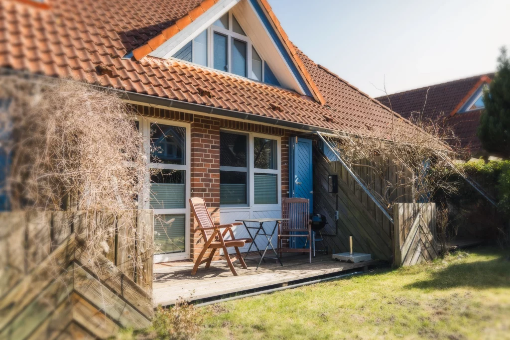 Die Ferienwohnung Prerowpause verfügt über eine einen kleinen Garten mit Terrasse und Möglichkeit zum Grillen.